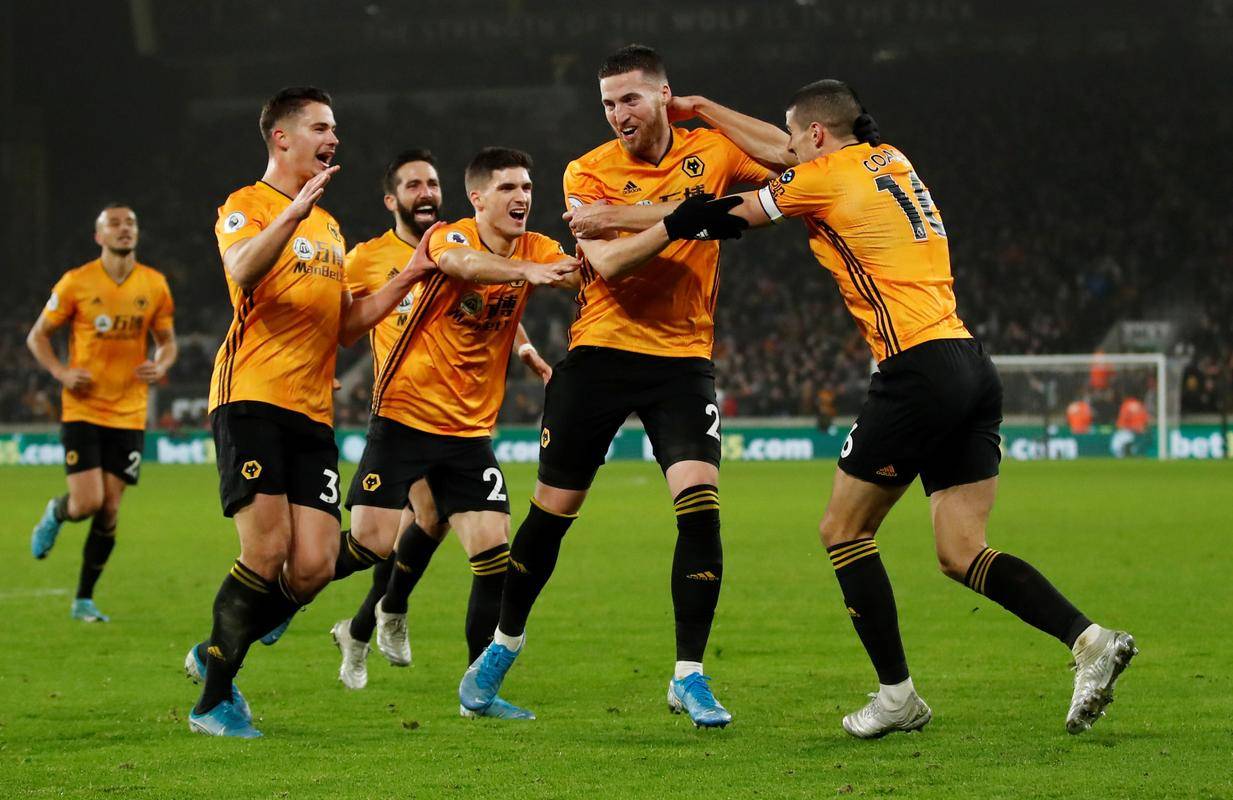 关于足坛巨星风采出尽，锋线火力全开令对手无可奈何的信息